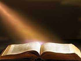 ES IST KEIN NORMALES VERHALTEN, DIE THORA UND DIE BIBEL ZU VERACHTEN. IM QURAN WERDEN DIESE BÜCHER VON ALLAH GELOBT.