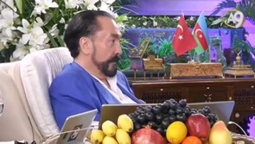 Münafık Müslüman’ı dinçleştirir, gençleştirir, sağlık ve sıhhat kazandırır. Kendini çökertir, hastalandırır. Müminin cenneti genişlerken onun cehennemi genişler. Allah böyle gizli, bereketli bir sistem kurmuştur.