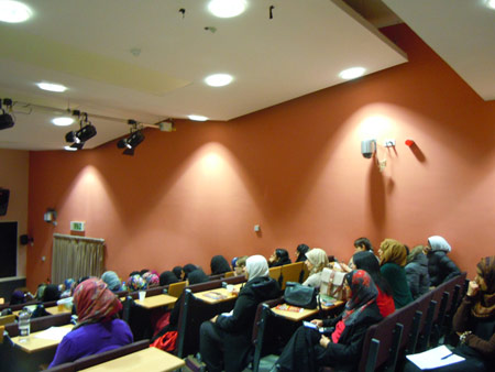 Central Lancashire Üniversitesi'nde Günümüz Bilimi ve Evrim Teorisi'nin Çöküşü Konferansı