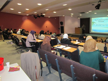 Central Lancashire Üniversitesi'nde Günümüz Bilimi ve Evrim Teorisi'nin Çöküşü Konferansı