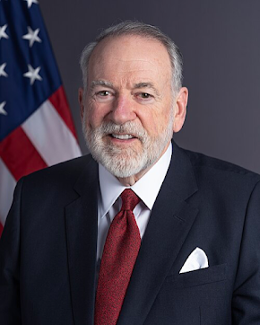 insan yüzü, kişi, şahıs, bayrak, giyim içeren bir resim

Yapay zeka tarafından oluşturulmuş içerik yanlış olabilir.