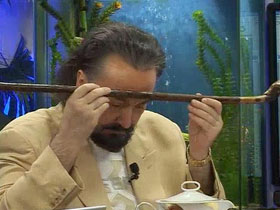 Şeyh Ahmed Yasin Bursevi Hazretleri'nin Sn. Adnan Oktar'a hediyesi