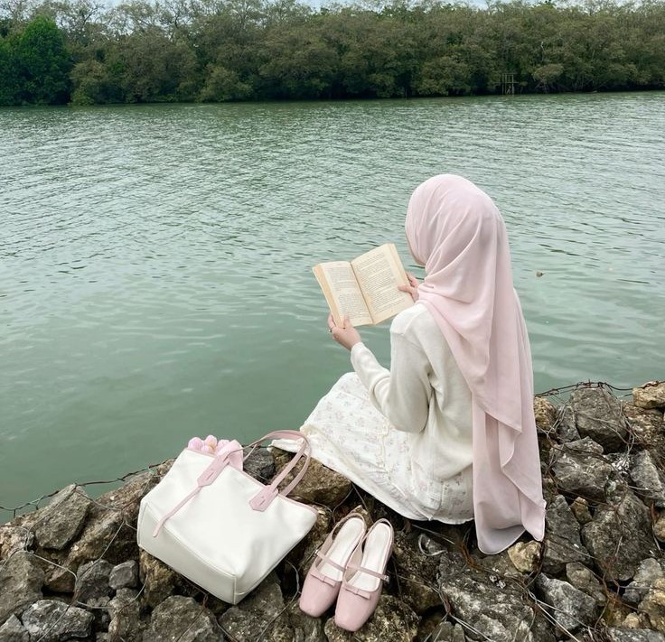 Espousing the Head-Covering but Never   Mentioning the “Jilbab”